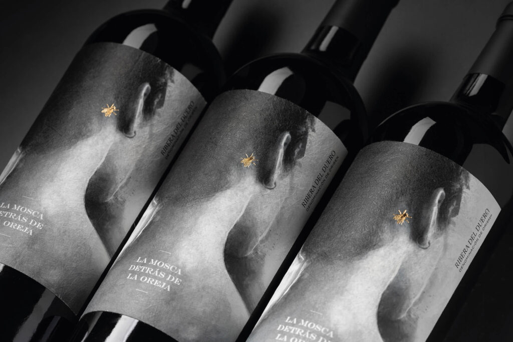 La mosca detrás de la oreja