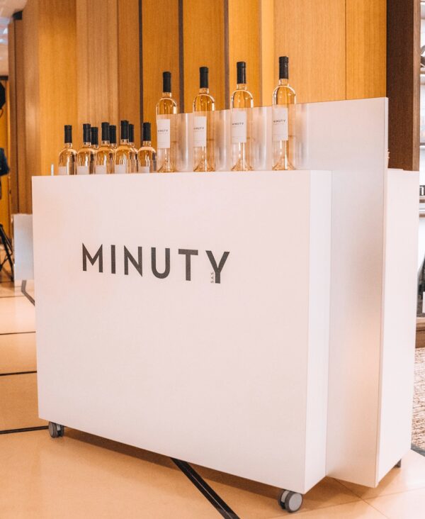 Minuty – Movable Brand Bar